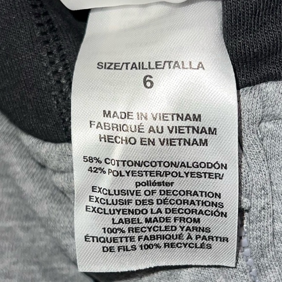 2 Adidas pull over hoodies size boys 6 & 8 - Picture 10 of 12